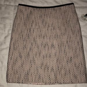 Vince Camuto pink tweed skirt 0P